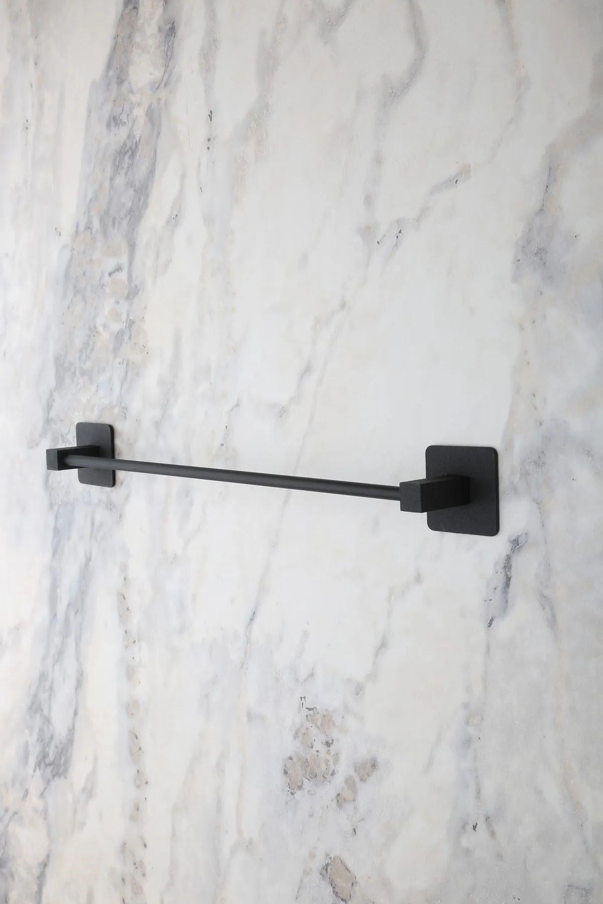 BUFFER® Kendiliğinden Yapışkanlı Siyah Çubuk Havluluk