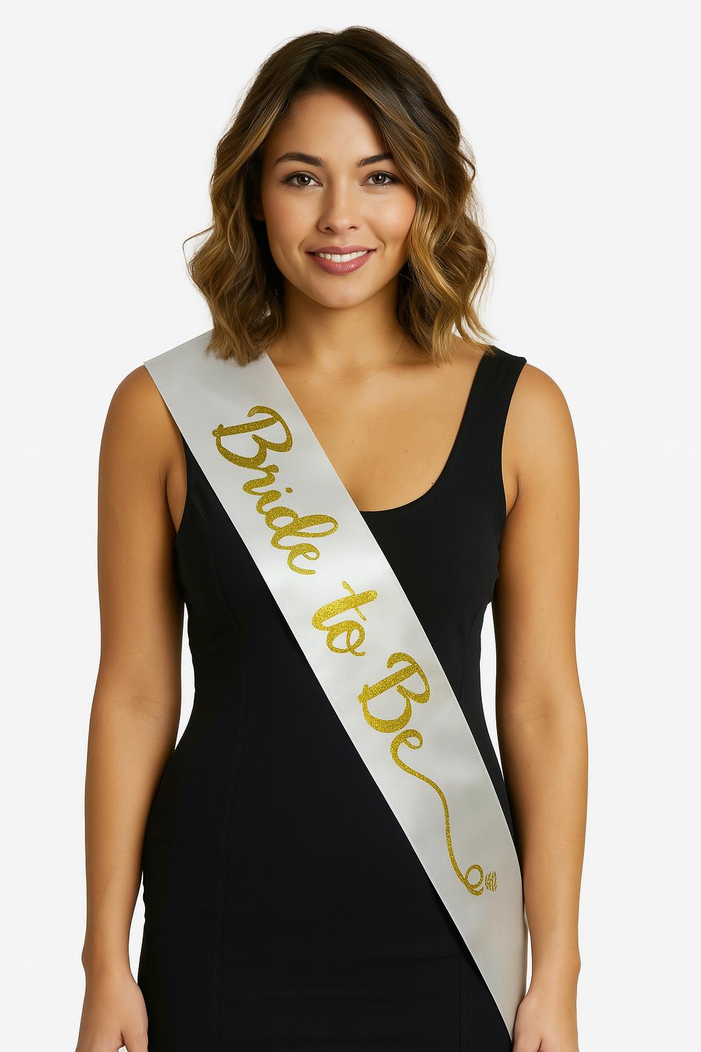 Beyaz Saten Üzerine El Yazısı İtalik Altın Bride To Be Kuşağı 10 cm Genişlik (5643)