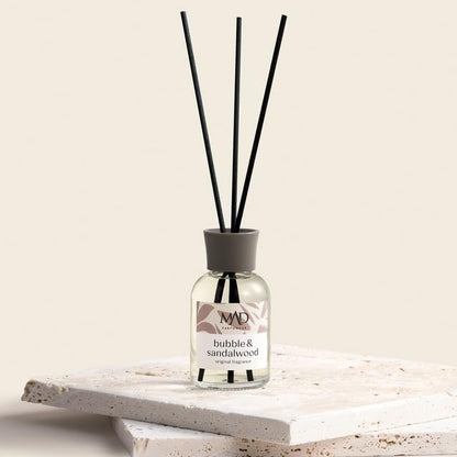 Mad Bubble & Sandal Ortam Kokusu – Çikolata, Lavanta ve Sandal Ağacı ile Tatlı, Ferah-Bambu Çubuklu 50 Ml