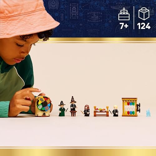 Hogwarts Şatosu: Seçmen Şapka Töreni 76460-7 Yaş ve Üzeri Çocuklar için Potter, Hermoine ve Draco Minifigürleri İçeren Yaratıcı Oyuncak Yapım Seti, Hediye Fikri (124 Parça)