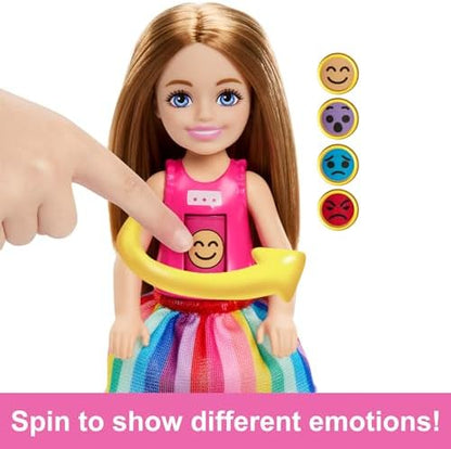 Terapist bebek, dönen emojili tişört giymiş minik bebek ve evcil hayvan, sanat temalı parçalar, çıkartmalar ve diğer aksesuarlar dahil Sanat Terapisi oyun seti, HRG48