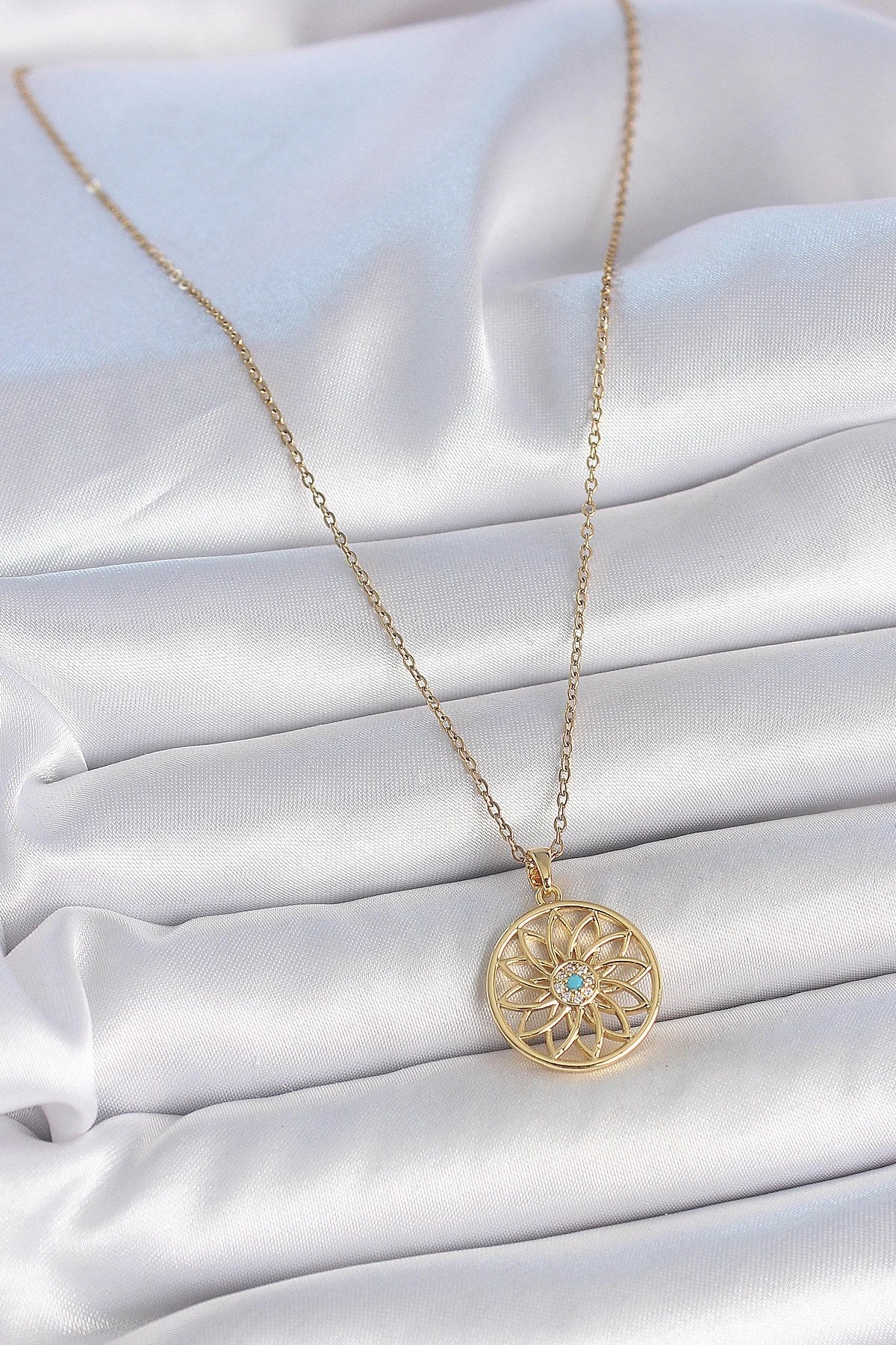 316L Çelik Gold Renk Zincr Mavi Taşlı Lotus Model Kadın Kolye