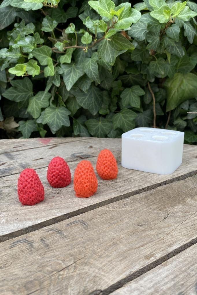 Çilek Dörtlü Mum Kalıbı (Silikon) (2,5 x 2,5 x 3 cm) (Küçük Süsleme Kalıbı) 1 Adet