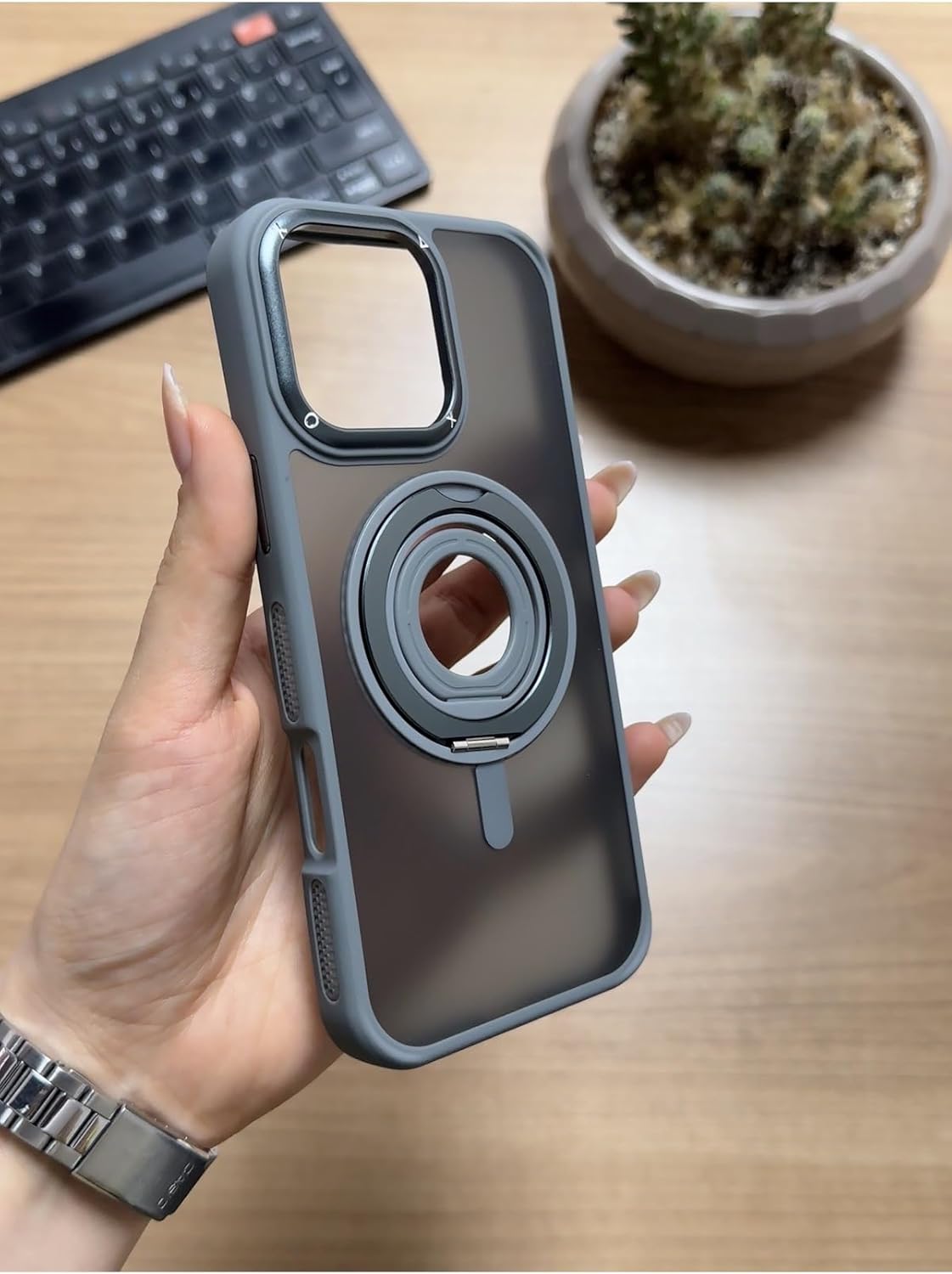 Standlı Ve Yüzüklü MagSafe Kılıf Gri iPhone 16 Pro Max ile uyumlu