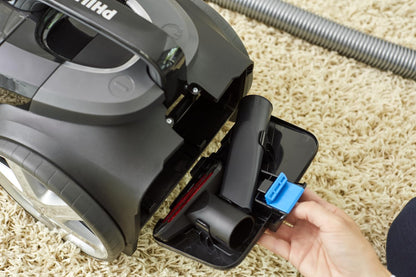 PHILIPS PowerPro Max Torbasız Elektrikli Süpürge - 900W, PowerCyclone 8, Alerji Kilidi, HEPA 13 Filtre, TriActive+ Başlık, Dijital Güç Kontrolü (FC9749/07)