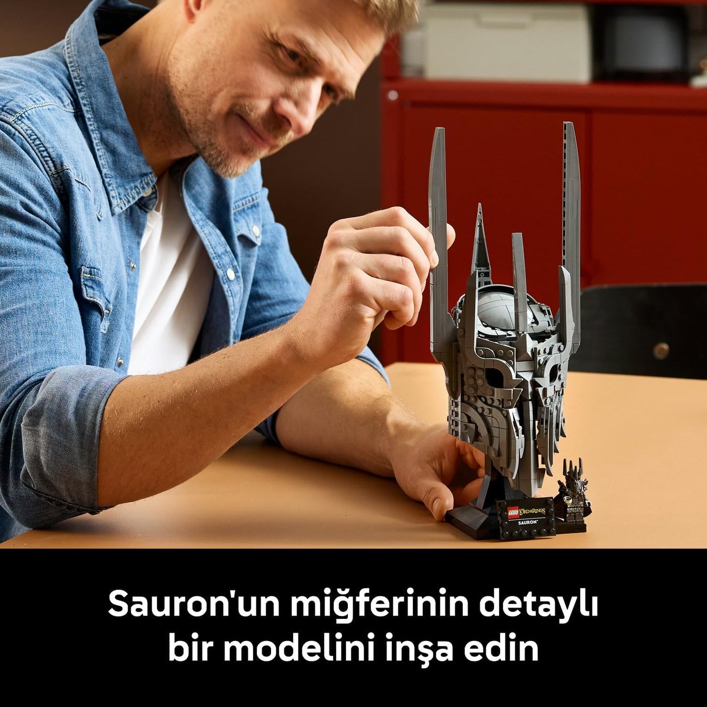 LEGO Icons Yüzüklerin Efendisi: Sauron'un Miğferi 11373