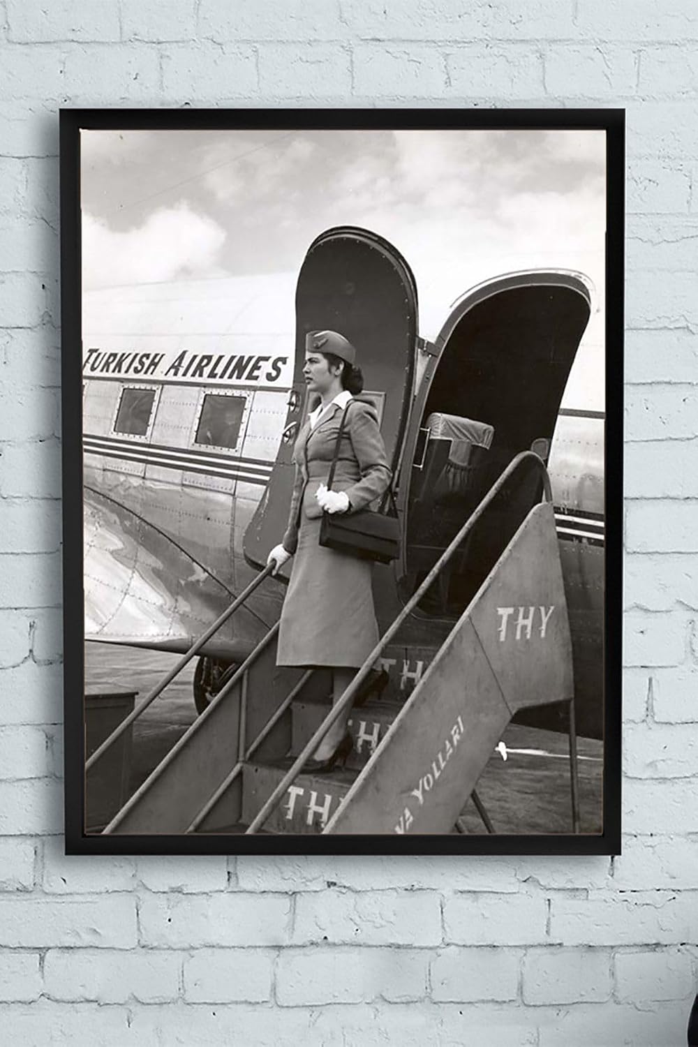 Postermanya (pster10918) Eski Uçak Ve Hostes Nostaljik Çerçeveli Tablo (40x50cm)