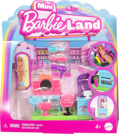 Mini Land koleksiyona uygun oyun seti, 4 cm'lik bebek, aynalı kuaför tezgahı, şampuan bölümü ve hikaye anlatımına yönelik karşılama masası ile Kuaför Salonu, JCR32