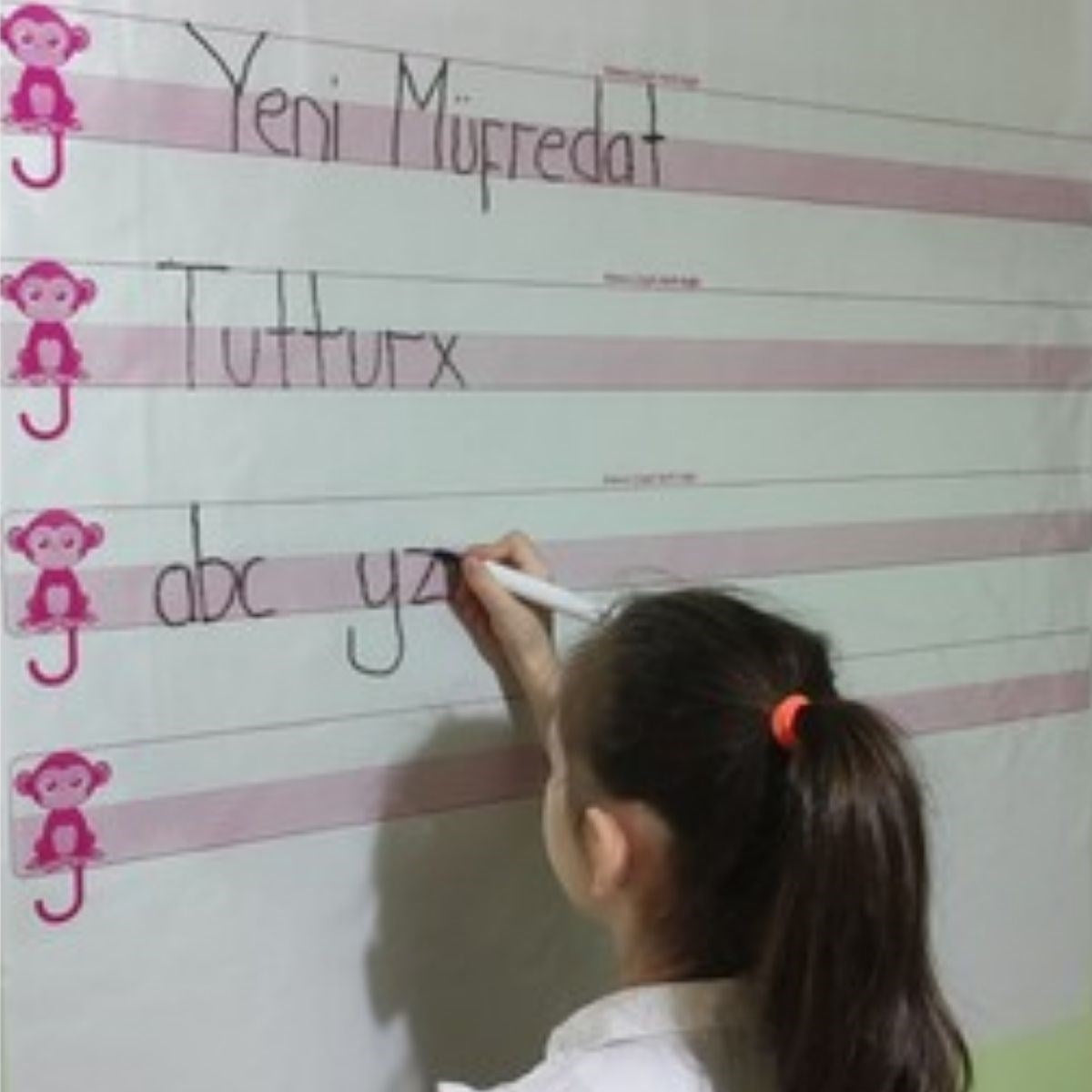 Kılavuz Çizgili Akıllı Kağıt Yazı Tahtası Duvarda İz Bırakmaz Statik Yeni Müfredata Uygun 100x56cm (5643)