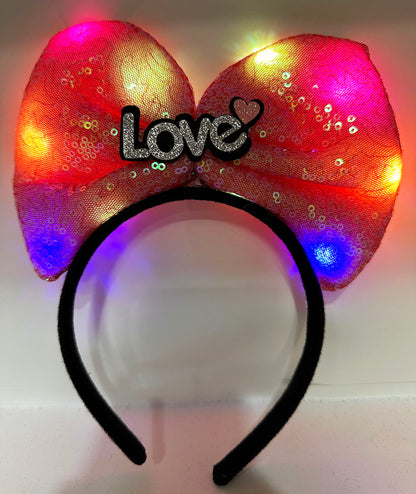 LED Işıklı Love Yazılı Fuşya Fiyonk Taç – Kız Çocuk Parti Tacı
