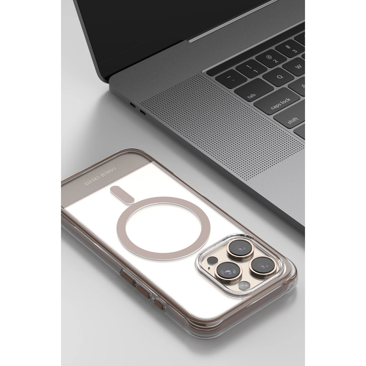 Onegif Apple İphone 15 Pro Max Hulk Magsafe Kapak - Çöl Titanyum