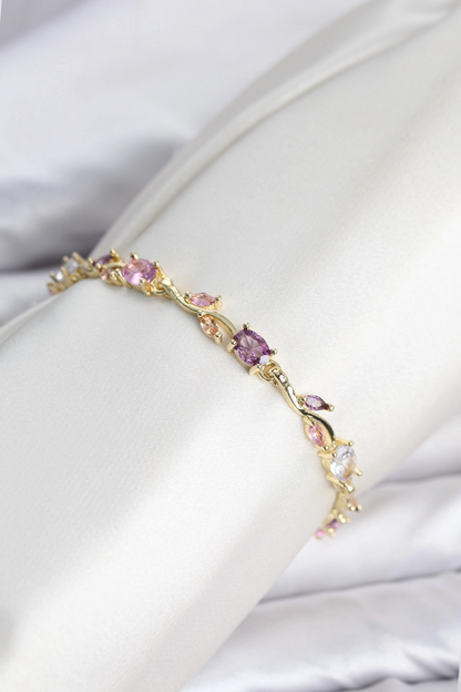 Pirinç Gold Renk Pembe ve Mor Zirkon Taşlı Çiçek Model Kadın Bileklik