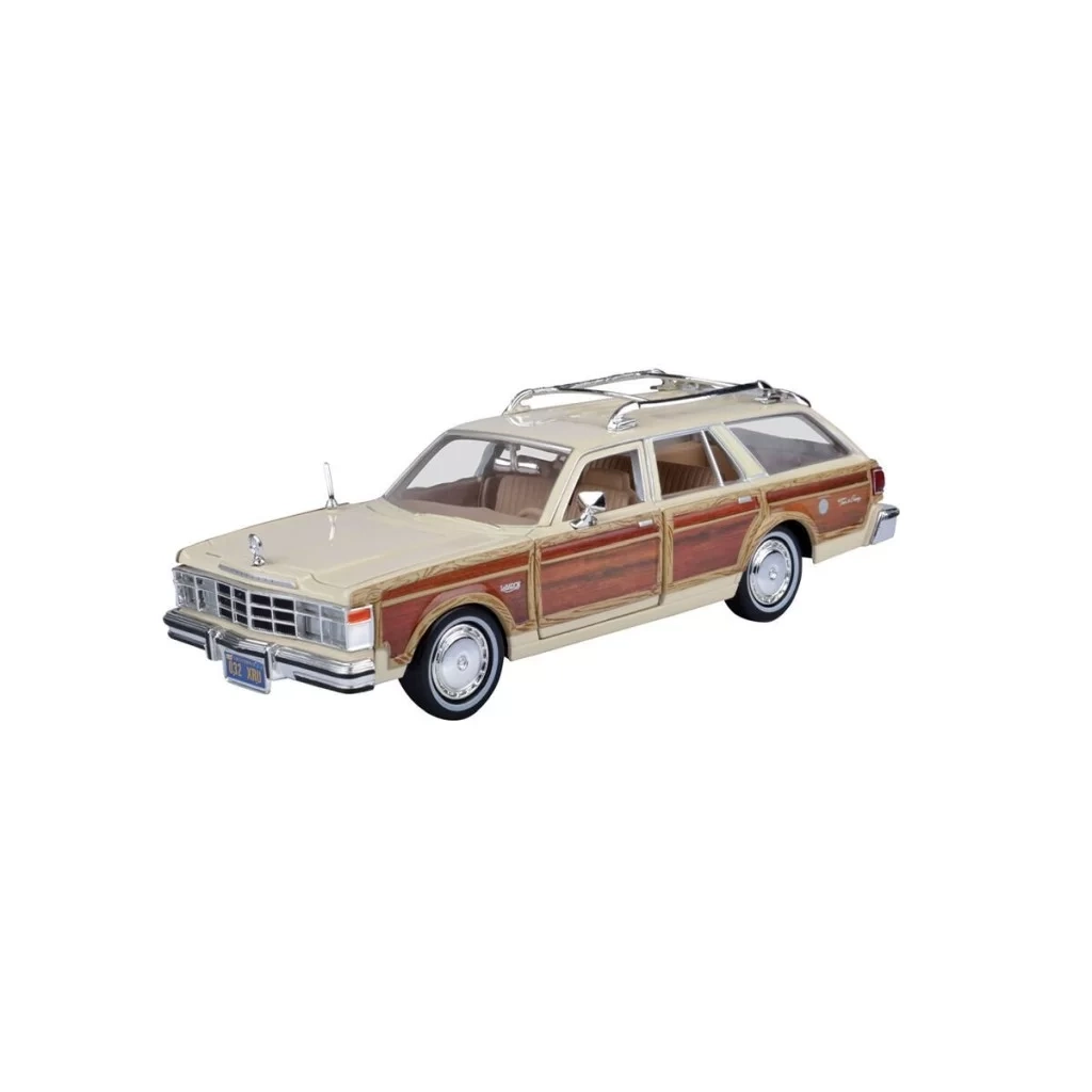 73331 1:24 1979 Chrysler Lebaron Town Country
